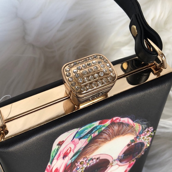 Purses - Picture 3 of 6